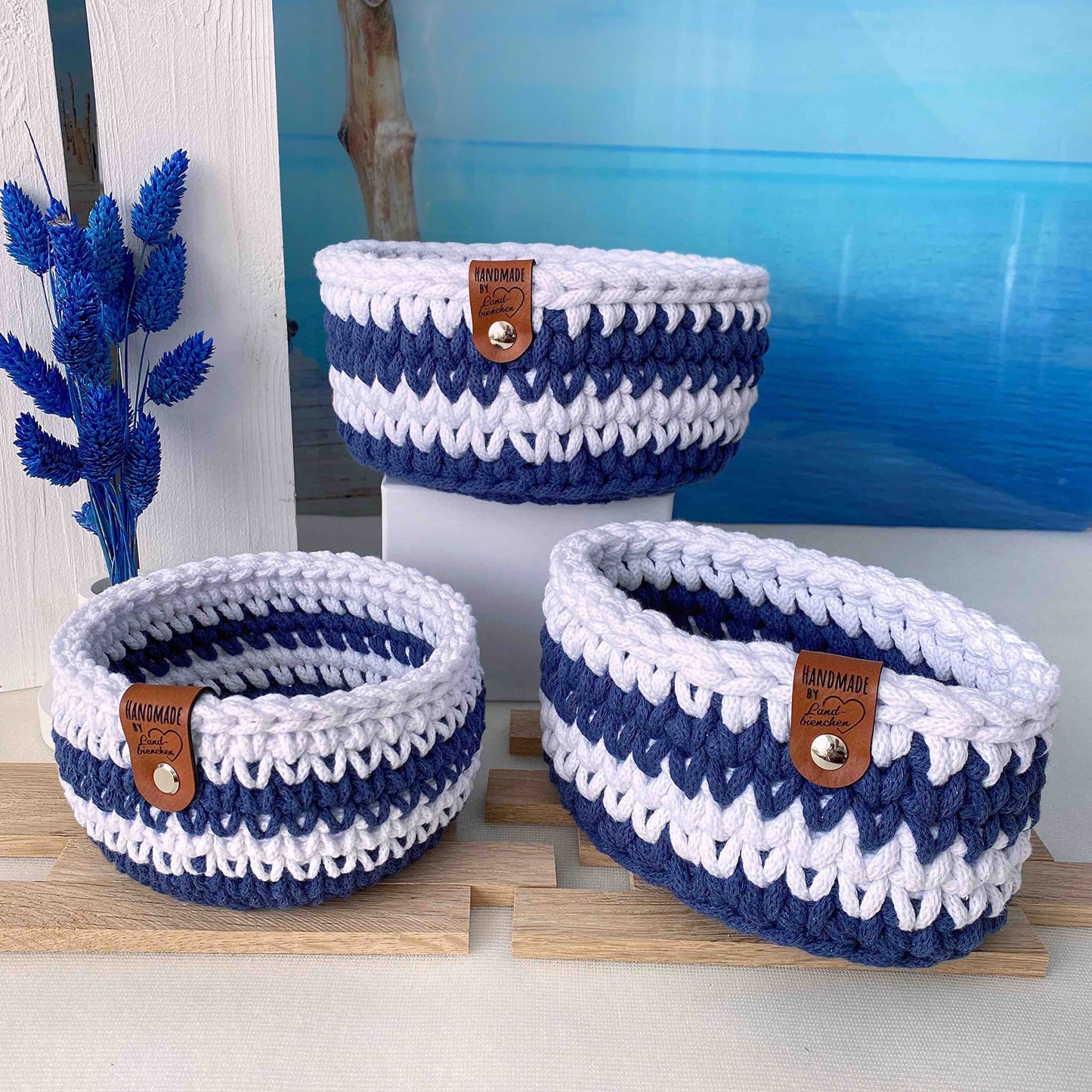 Häkelkorb Blau/Weiß gestreift
