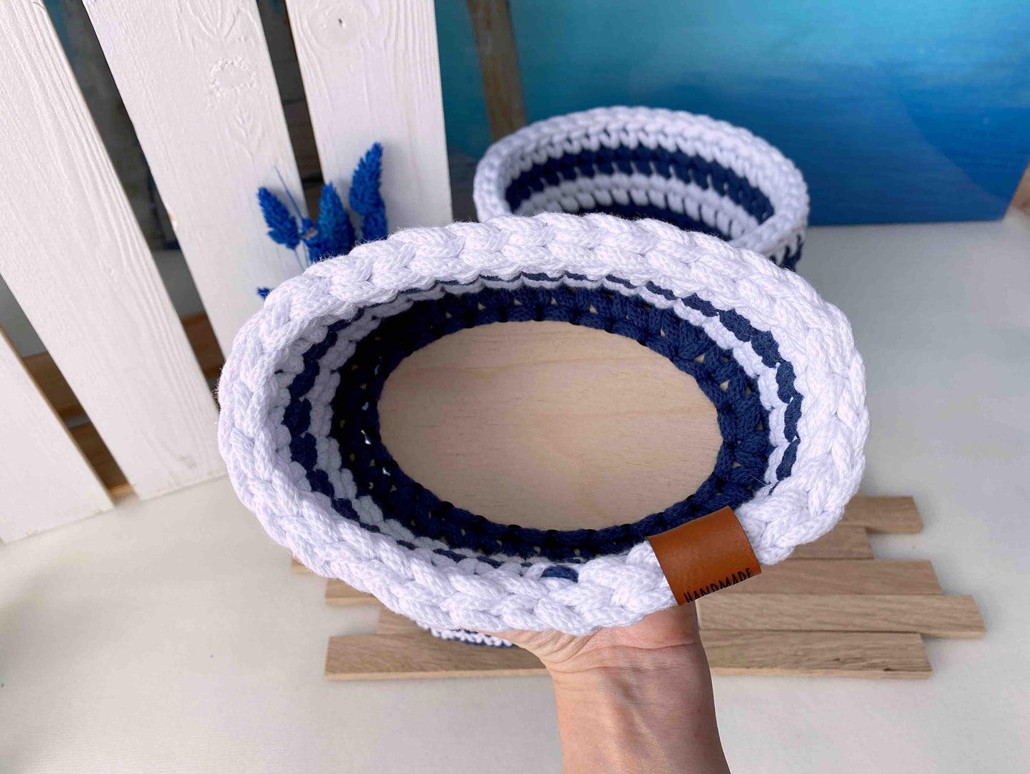 Häkelkorb Blau/Weiß gestreift