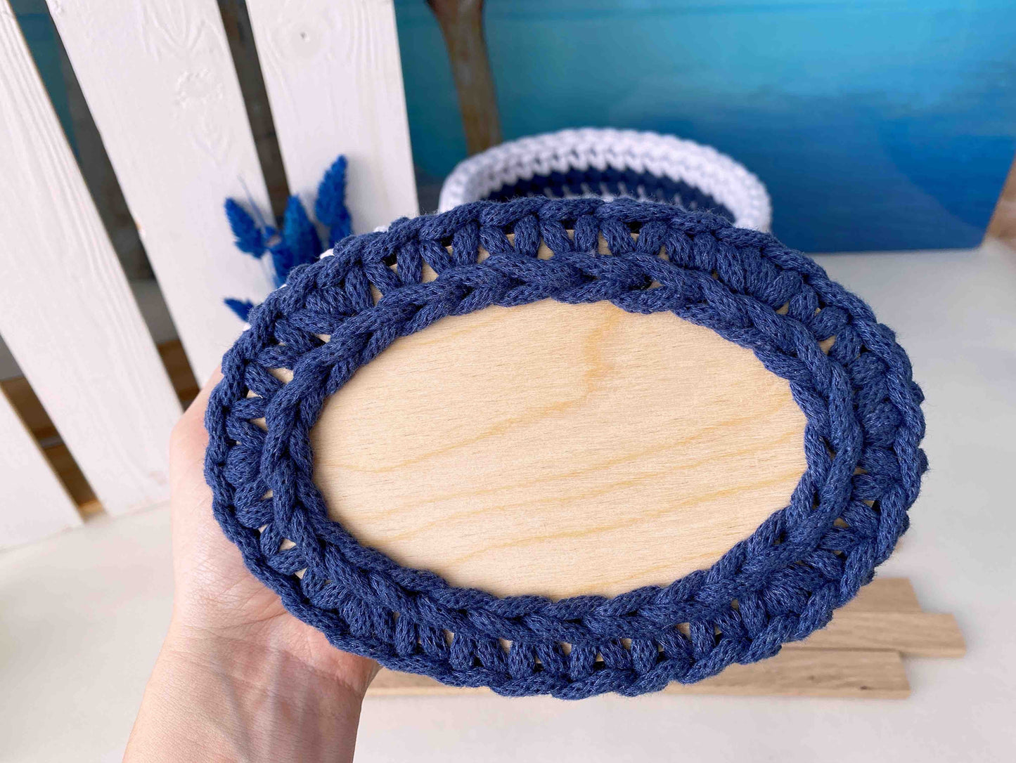 Häkelkorb Blau/Weiß gestreift