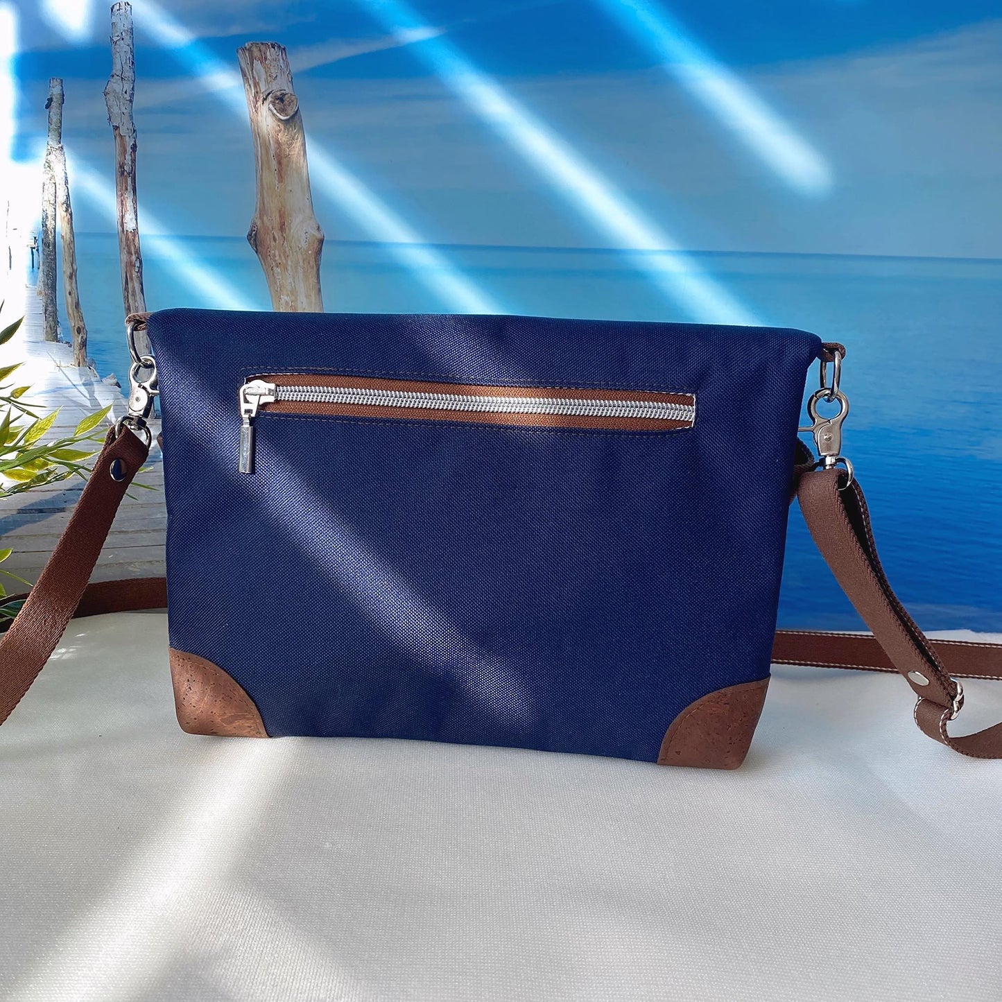 Fold-Over Tasche *Vögel* Weiß/Nachtblau/Kork Braun