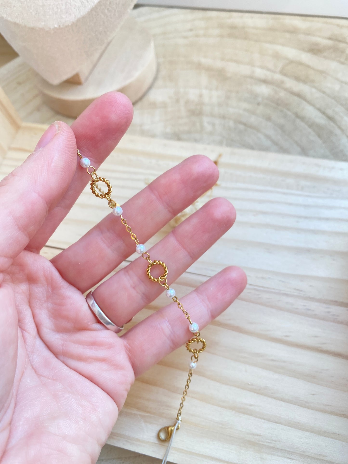 Gedrehte Ringe mit Perle Gold
