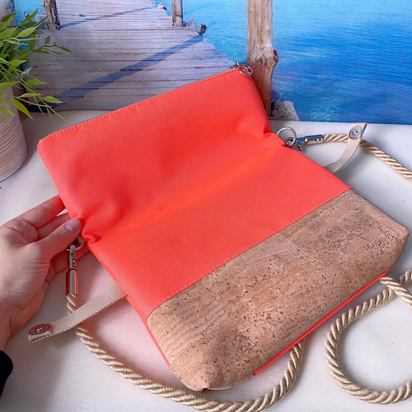 Fold-Over Tasche *Vögel* Weiß/Neon Orange/Kork Hellbraun