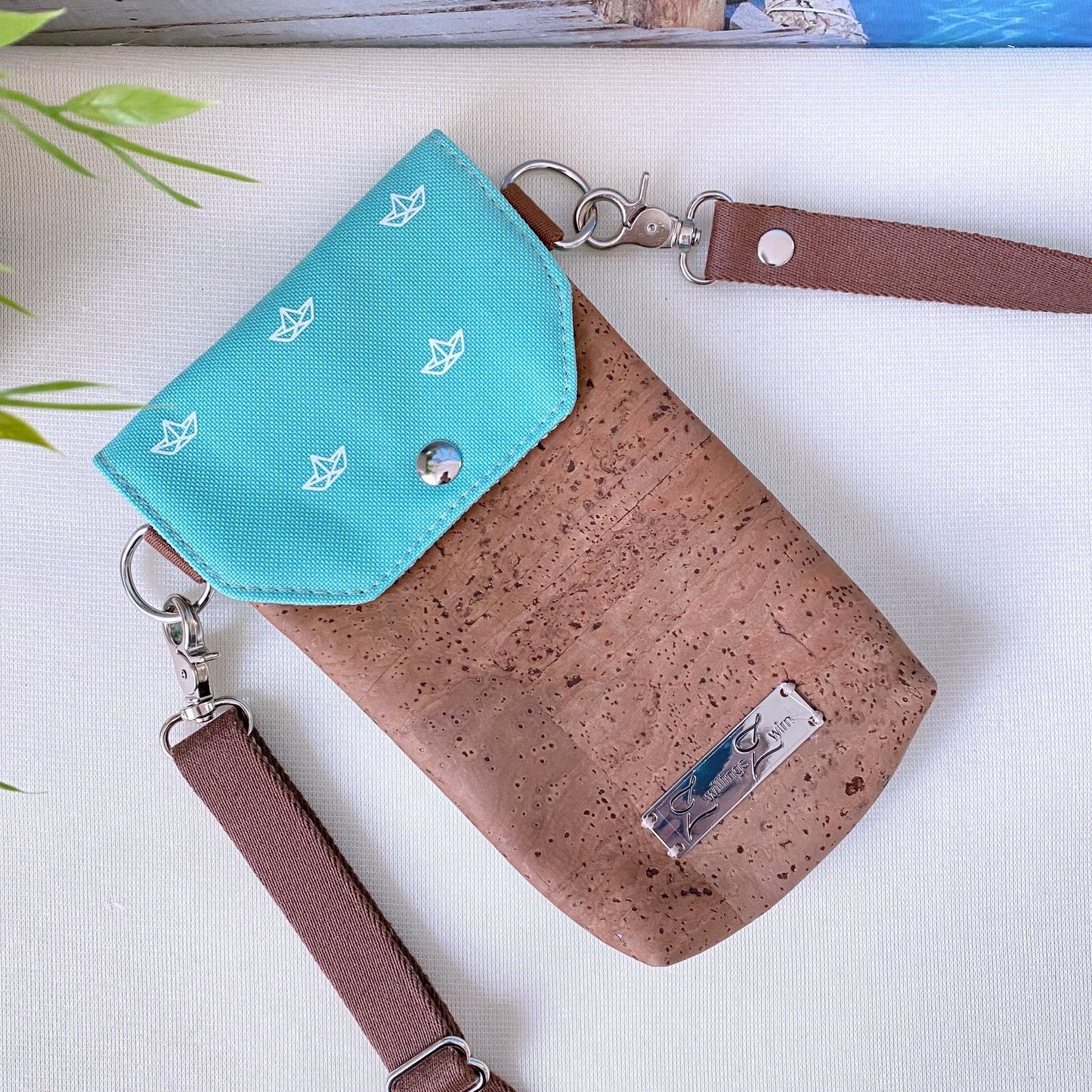 Handytasche *Papierboot* Weiß/Mint/Kork Cognac