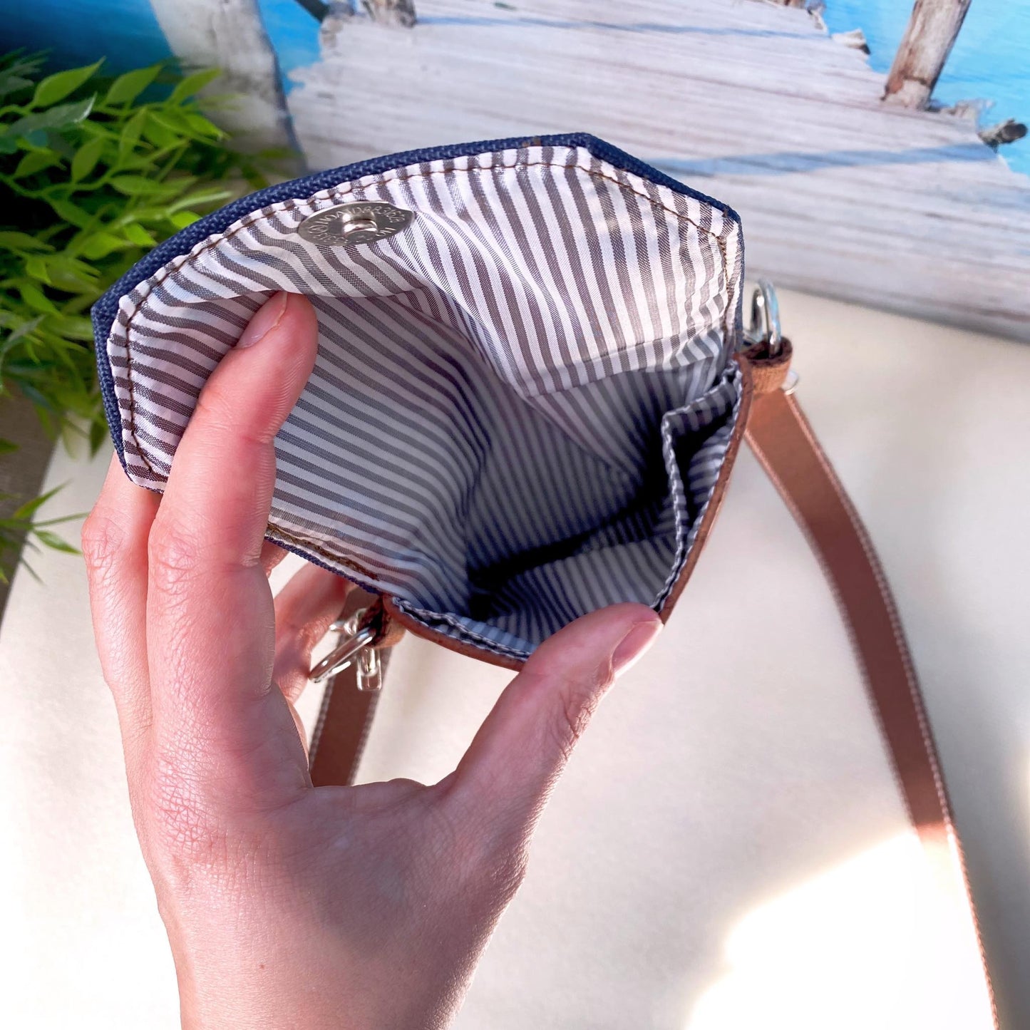 Handytasche *Papierboot* Weiß/Petrol/Kork Schwarz