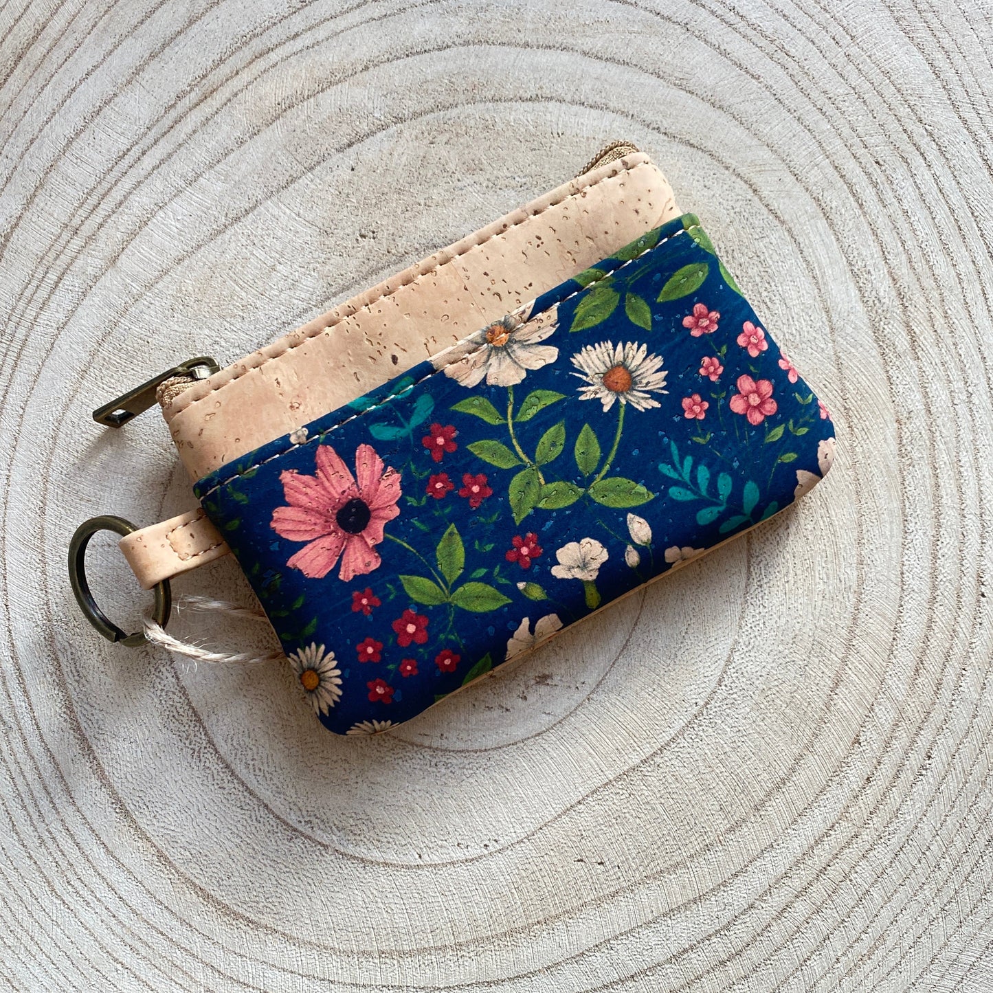 Schlüsseltasche Kork -Blümchen Blau-