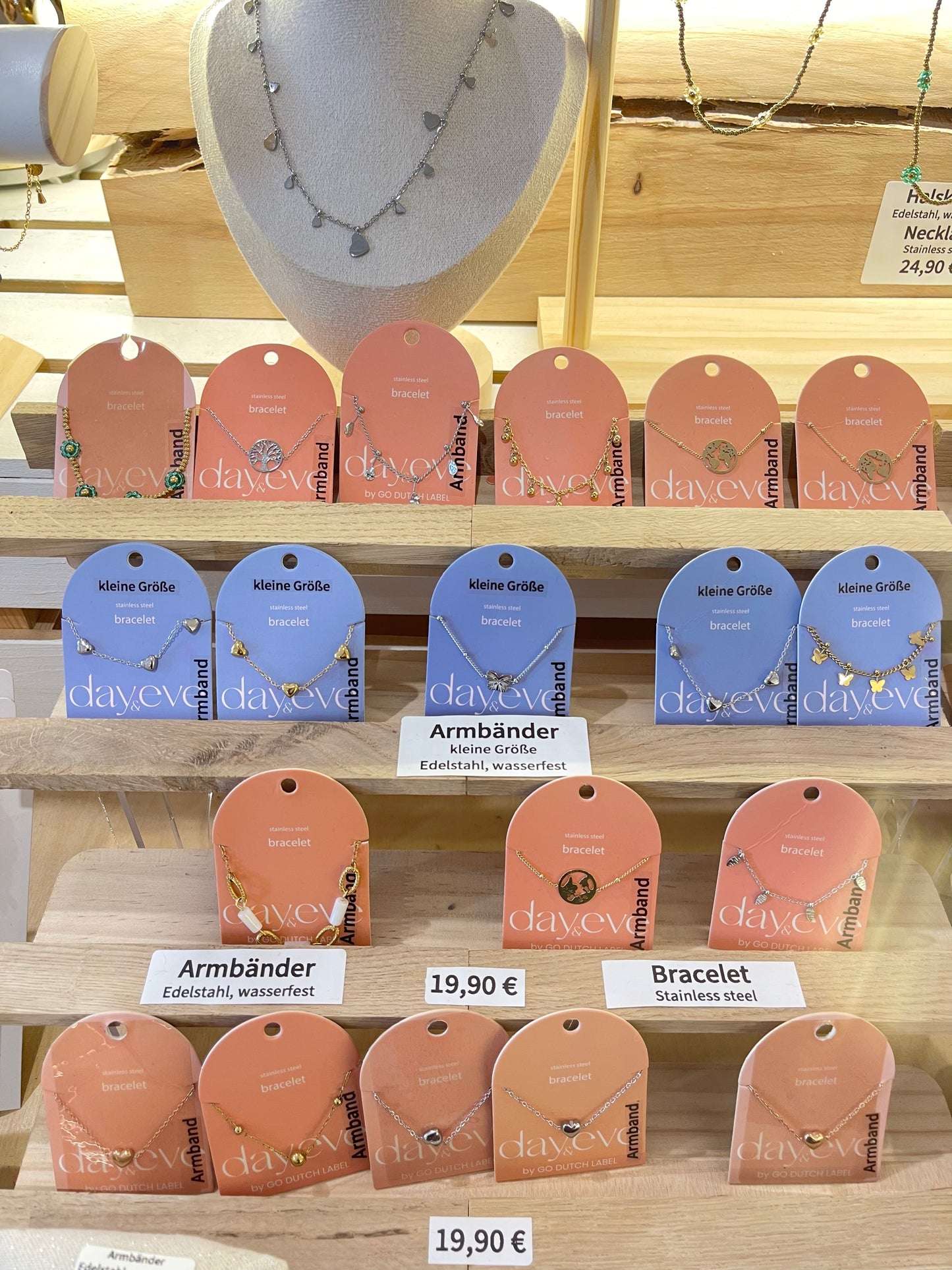 Schmuck Armbänder & Halskette
